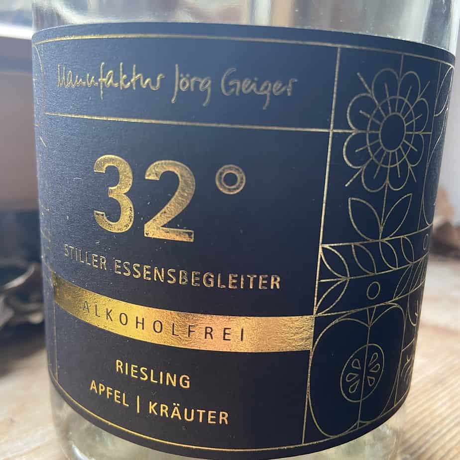 Manufaktur Jörg Geiger. 32°. Alkoholfrei. Weinflasche